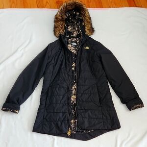 The North Face women's coat. Black color,medium size.